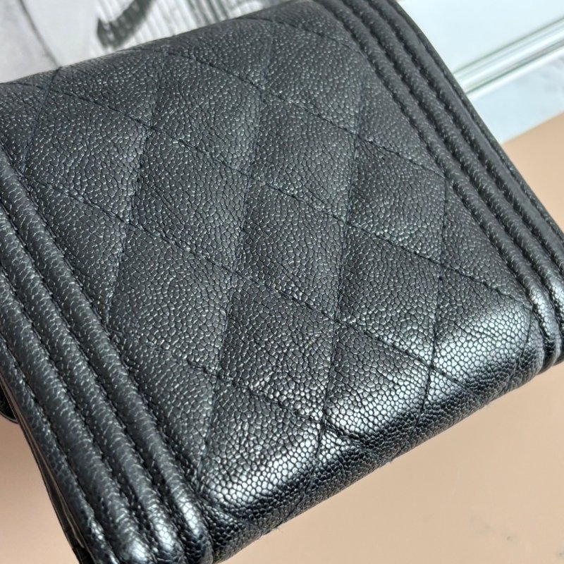 ::CHANEL:: BOY 金釦經典小型口蓋皮夾-22