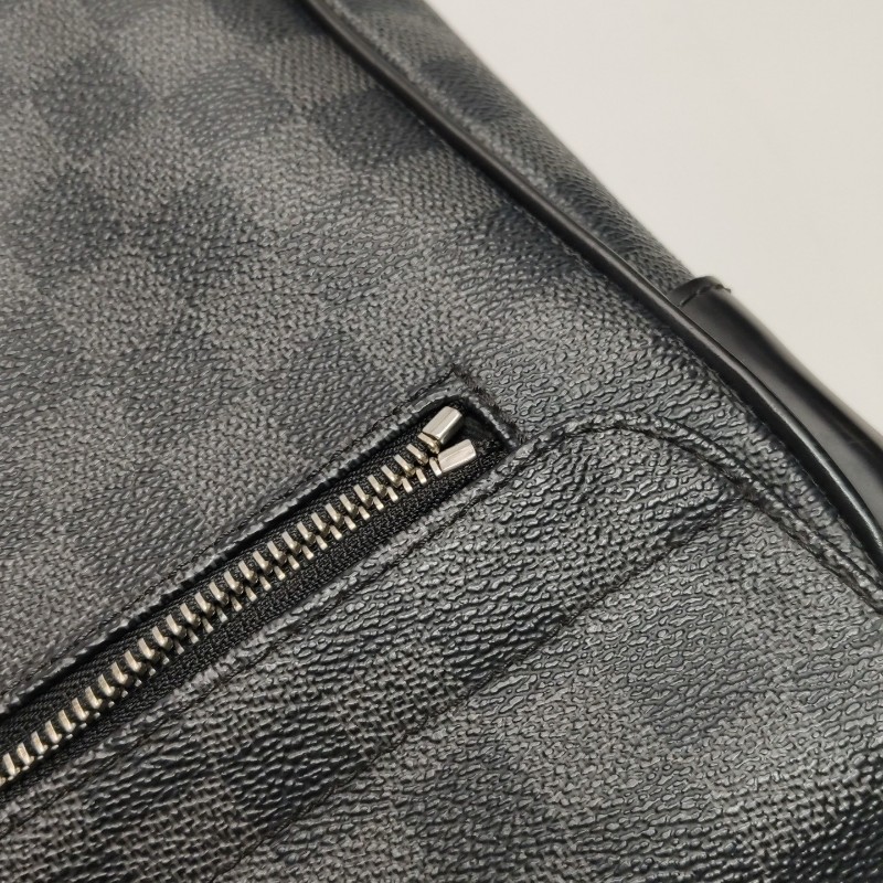 Louis Vuitton N41029 DISTRICT 黑色棋盤格肩背包 斜背包-9