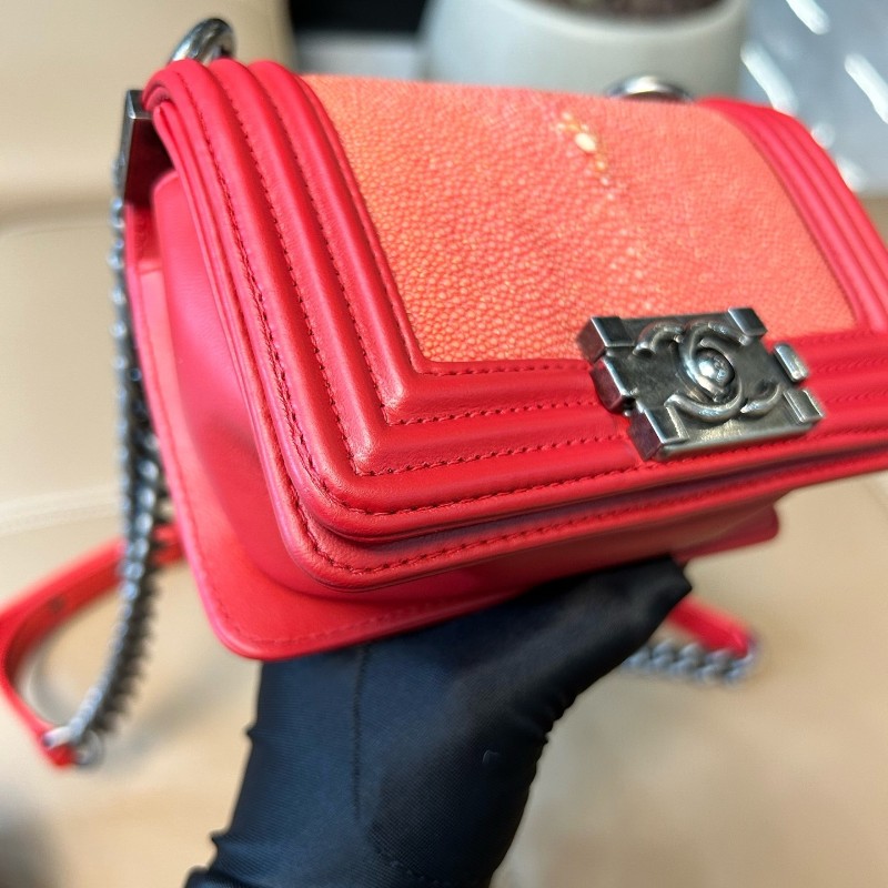 CHANEL香奈兒❤️限量珍珠魚皮拼紅色羊皮復古銀mini leboy鏈條 肩背包斜背包-7