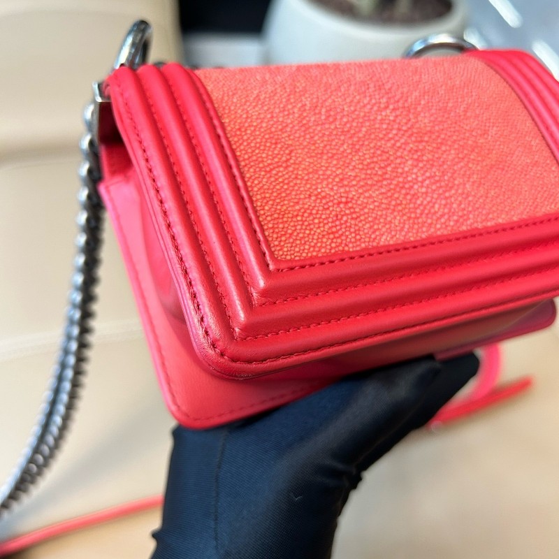 CHANEL香奈兒❤️限量珍珠魚皮拼紅色羊皮復古銀mini leboy鏈條 肩背包斜背包-12