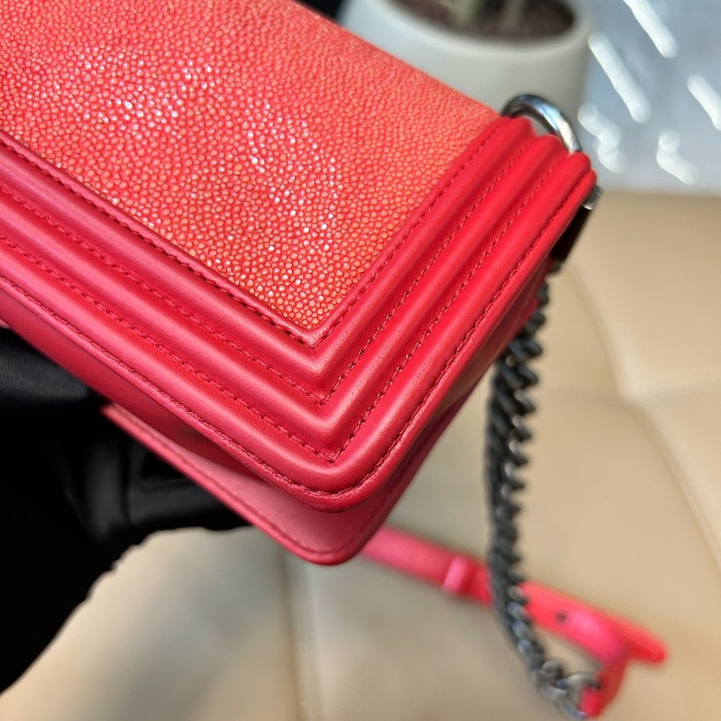 CHANEL香奈兒❤️限量珍珠魚皮拼紅色羊皮復古銀mini leboy鏈條 肩背包斜背包-13