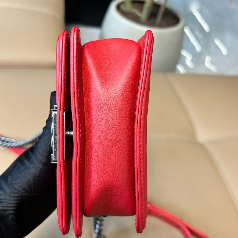 CHANEL香奈兒❤️限量珍珠魚皮拼紅色羊皮復古銀mini leboy鏈條 肩背包斜背包-14