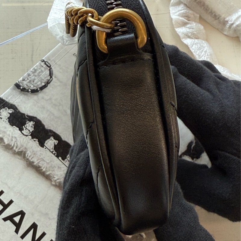 Gucci 黑色愛心拉鍊WOC-5