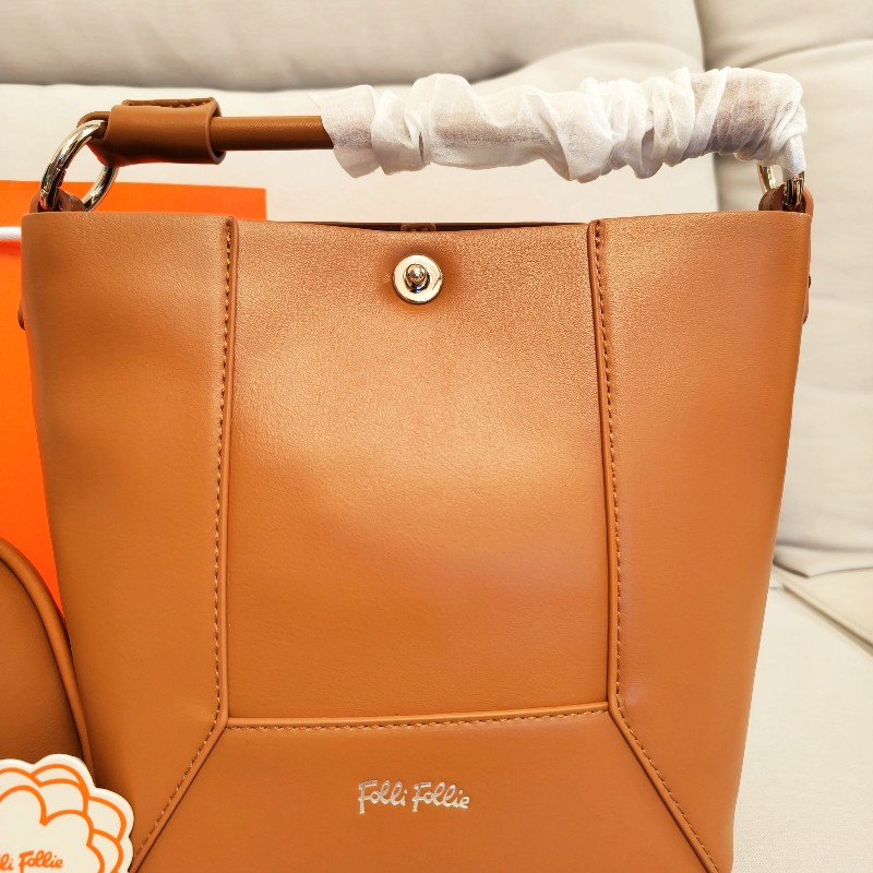Folli Follie牛皮水桶子母包-6