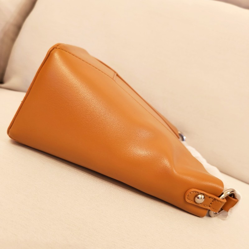 Folli Follie牛皮水桶子母包-12