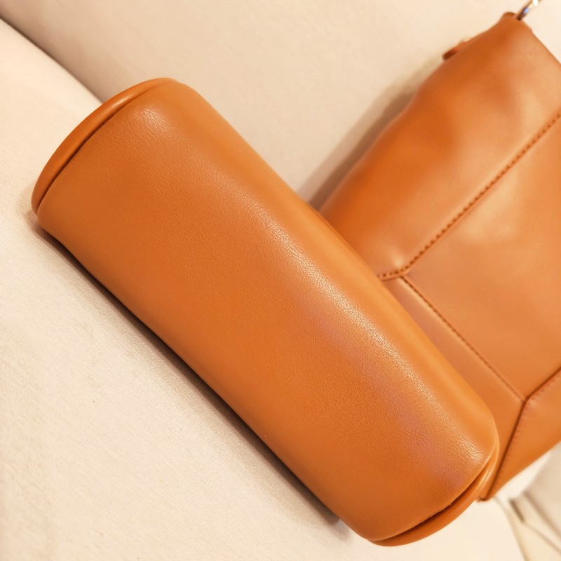 Folli Follie牛皮水桶子母包-13