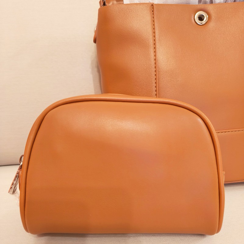 Folli Follie牛皮水桶子母包-18