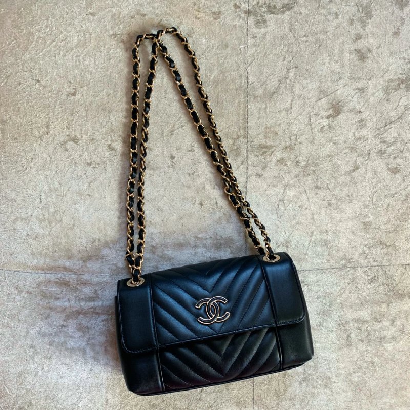 CHANEL 黑金琺瑯扣V紋cf小號肩背斜背相機包22*8*13 98新 配件盒子塵袋保卡-0