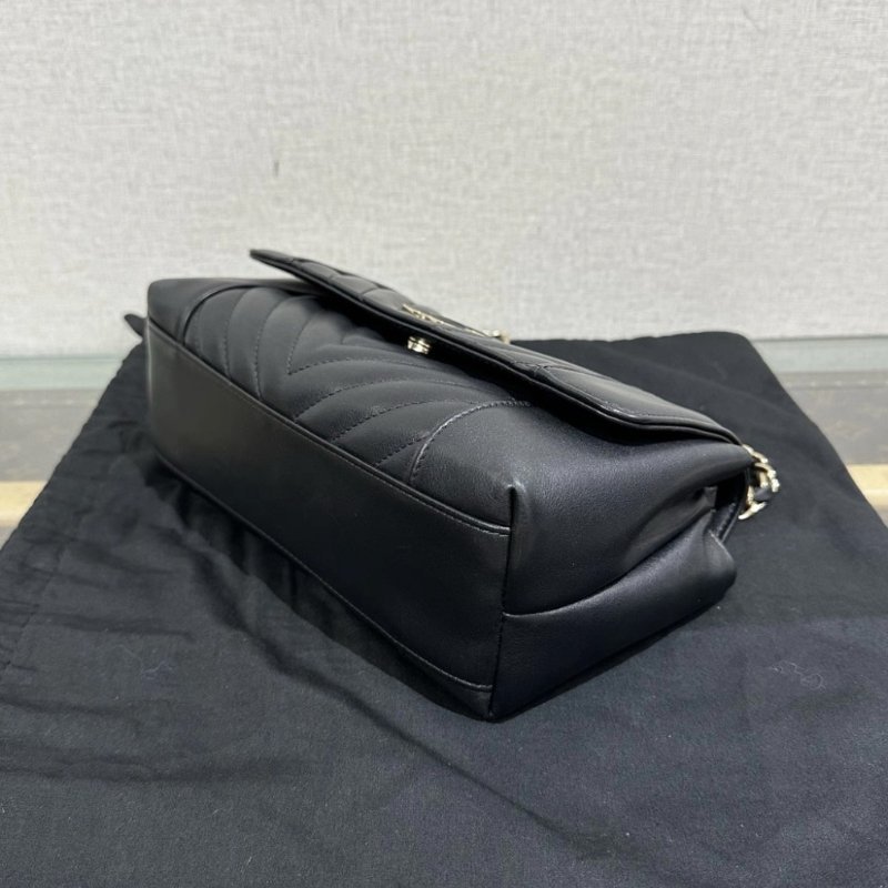 CHANEL 黑金琺瑯扣V紋cf小號肩背斜背相機包22*8*13 98新 配件盒子塵袋保卡-5