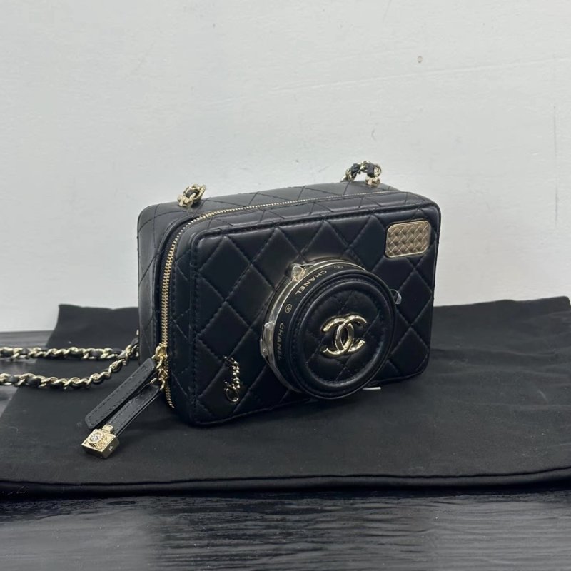 CHANEL 24s秀款黑金菱格鏡子相機包 16*11*6 全新閒置配件塵袋-4