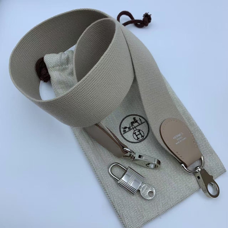 Hermes/愛馬仕 是時候換新包啦 Hermes愛馬仕Toolbox20牛奶盒子 风衣灰色 銀扣，T刻，swift 皮-9