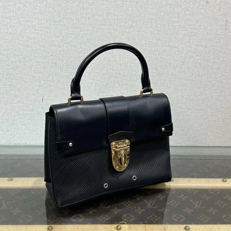 LV 黑金水波紋郵差手提斜背包 21*16*8 98新配件塵袋-4