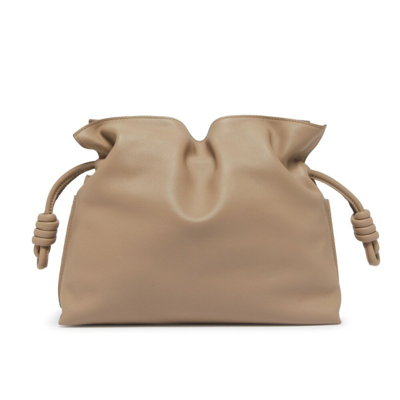 【LOEWE 羅威】全新福利品 Mini Flamenco Clutch 迷你 扭結束口 皮革 手拿包 肩背包 斜背包 沙色-8