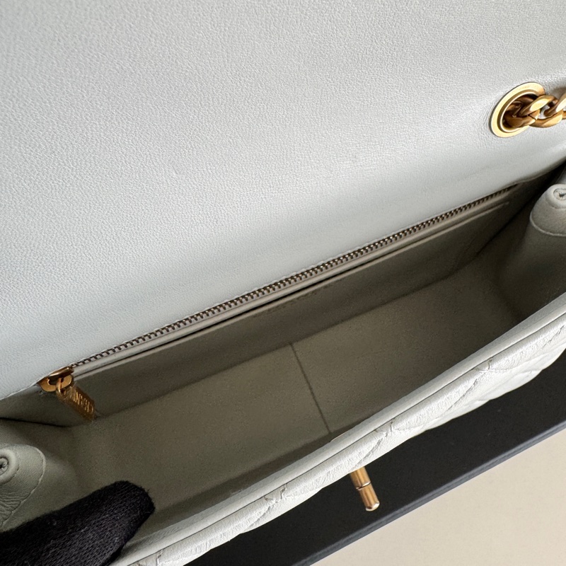 CHANEL 山茶花調節 淺灰藍色 羊皮菱格紋 肩背包-9