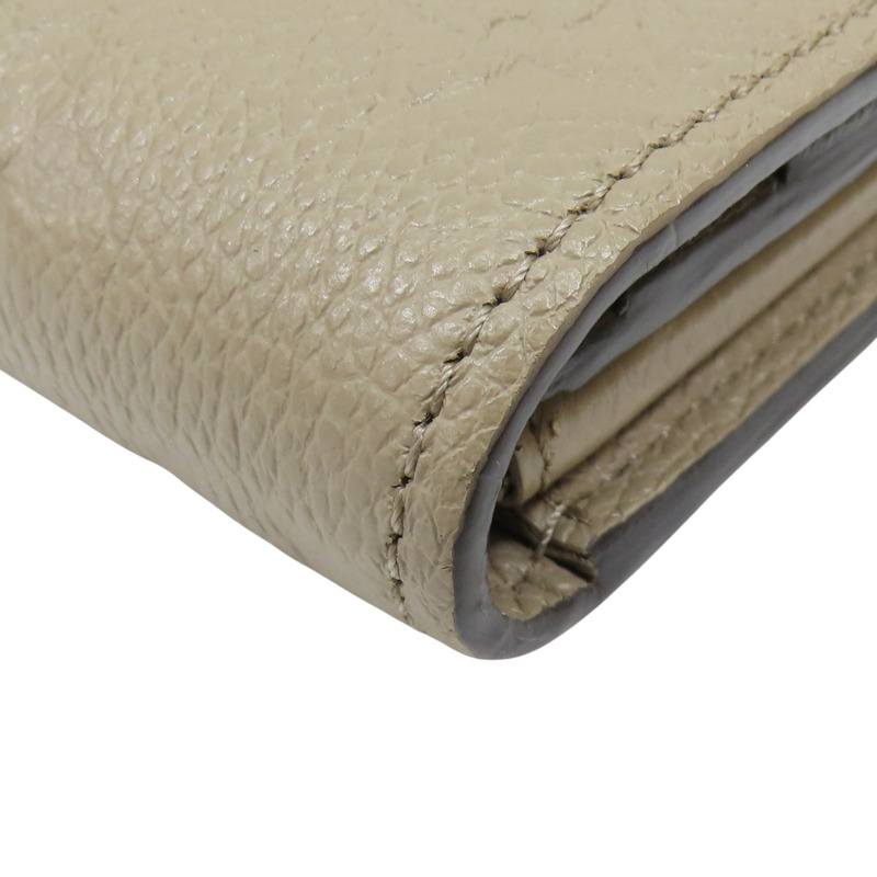 米色 原花壓紋牛皮 Sarah 扣式長夾 M82256 M82256-9