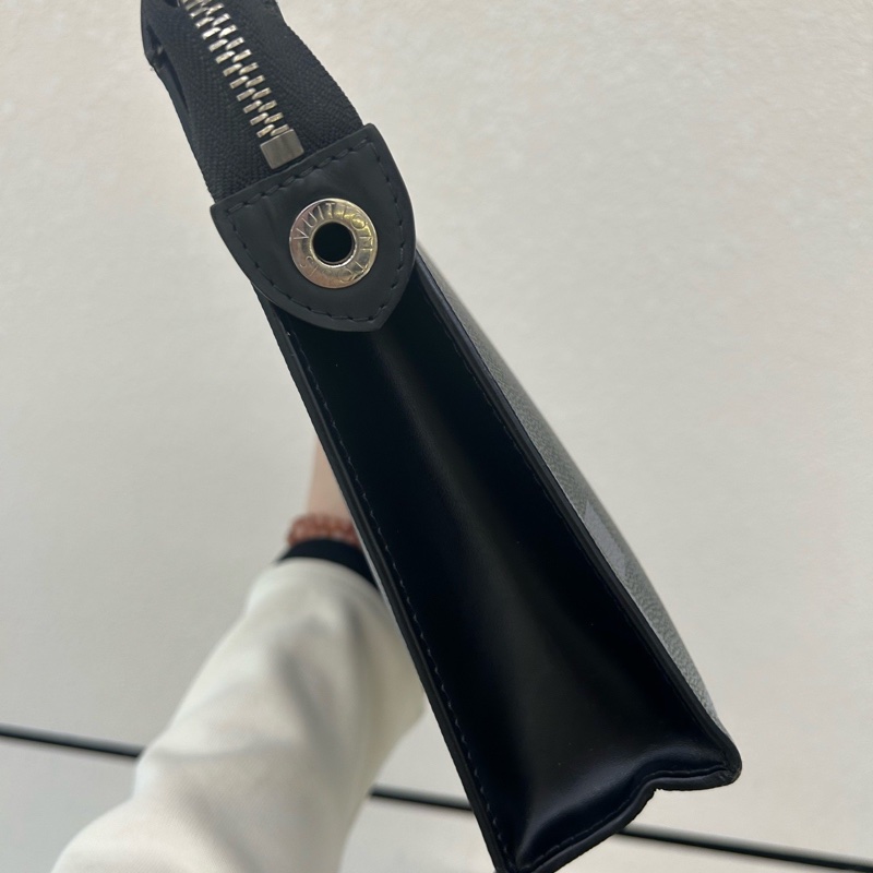 LV 黑灰色馬賽克復古棋盤格手拿包-5