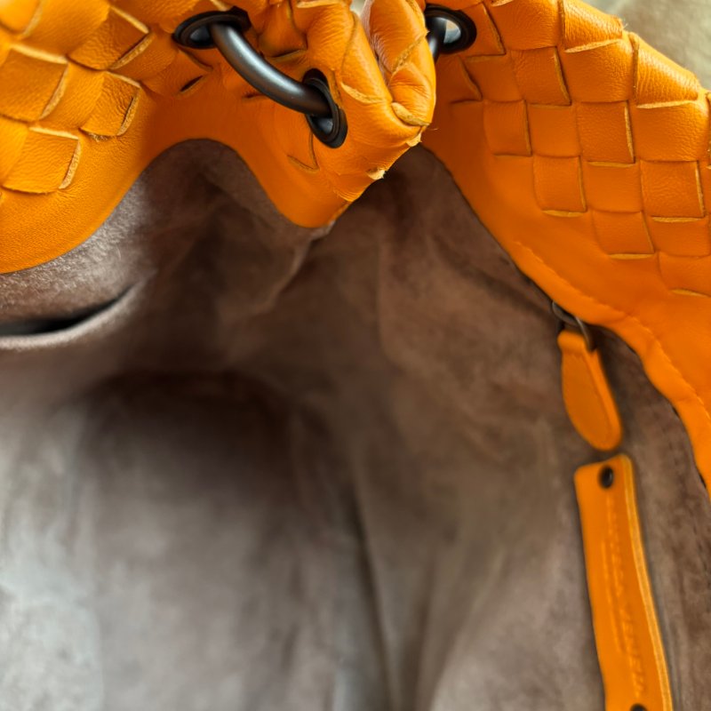 ::Bottega Veneta:: BV 編織橘黃色手提包 肩背包 水桶包-17