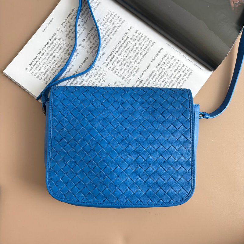 ::Bottega Veneta:: BV 閃電藍 編織方形掀蓋斜背包 側背包-0