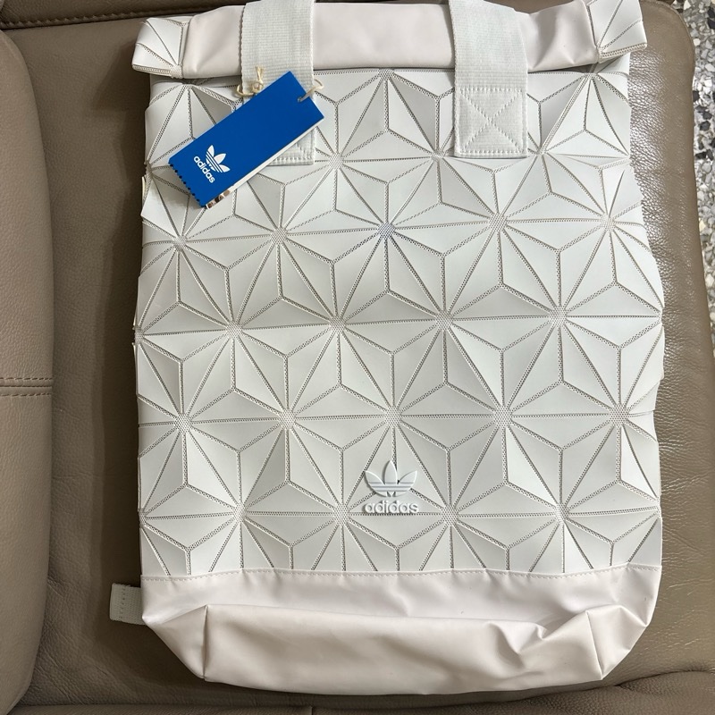 adidas x三宅ㄧ生 白色後背包/運動背包-8