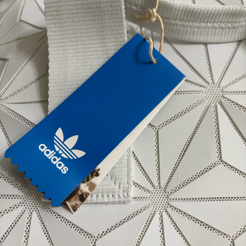 adidas x三宅ㄧ生 白色後背包/運動背包-15