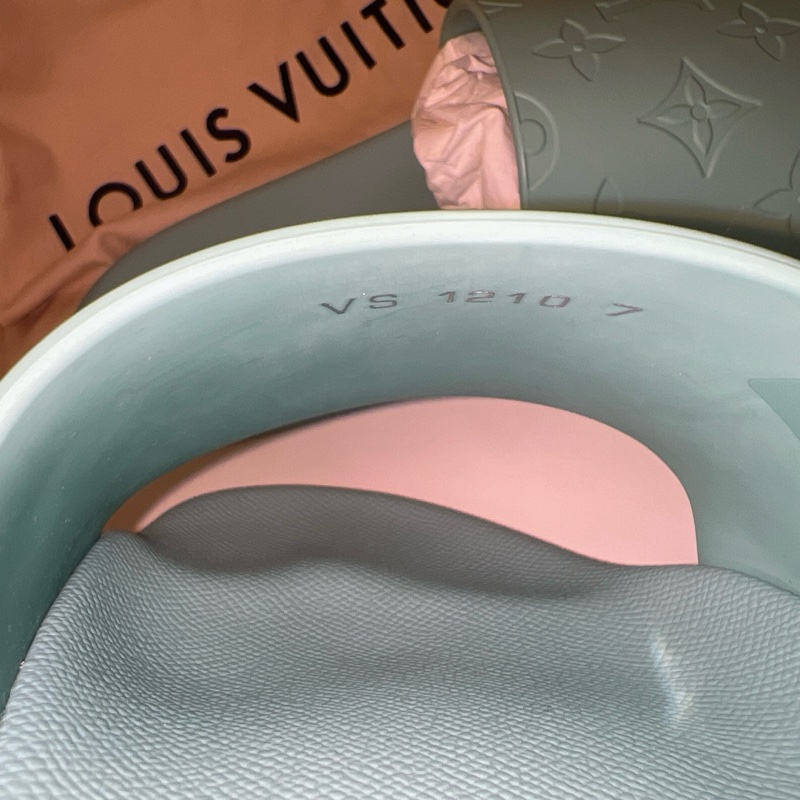 LOUIS VUITTON LV薄荷綠色滿印拖鞋 老花壓紋拖鞋-9