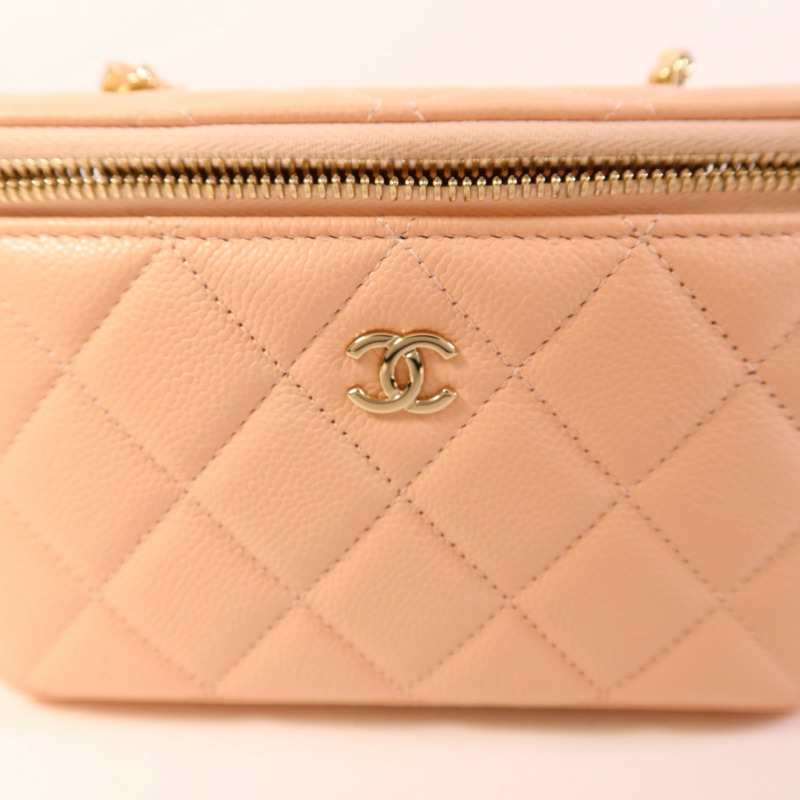 CHANEL 牛皮皮革Vanity Case金扣鏈帶肩背袋-8