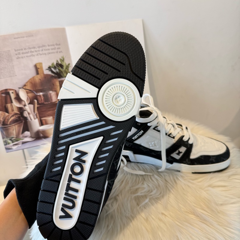 全新 LV Trainer 運動鞋-5