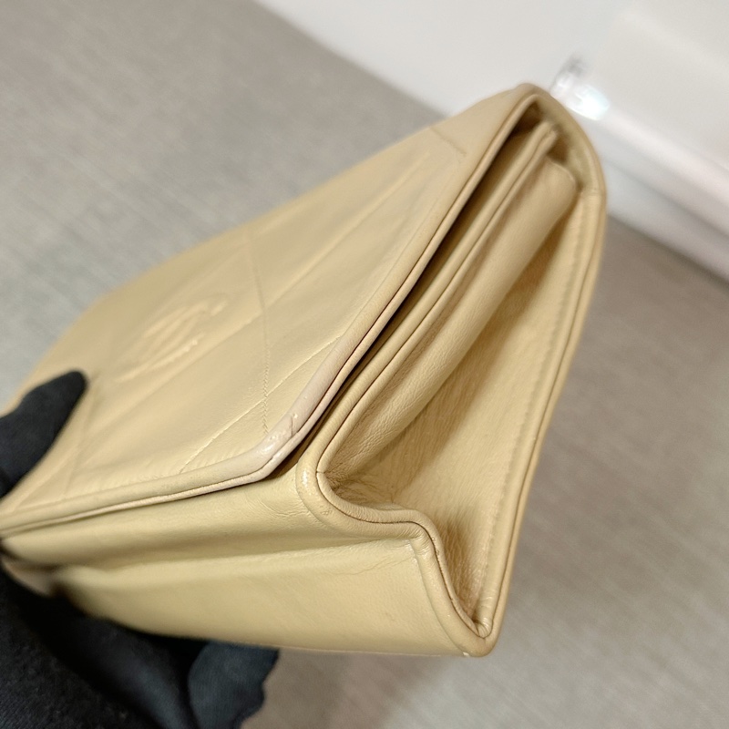 正品 CHANEL 奶茶 牛皮 香奈兒 老香 側背包 斜背包｜有雷標-17