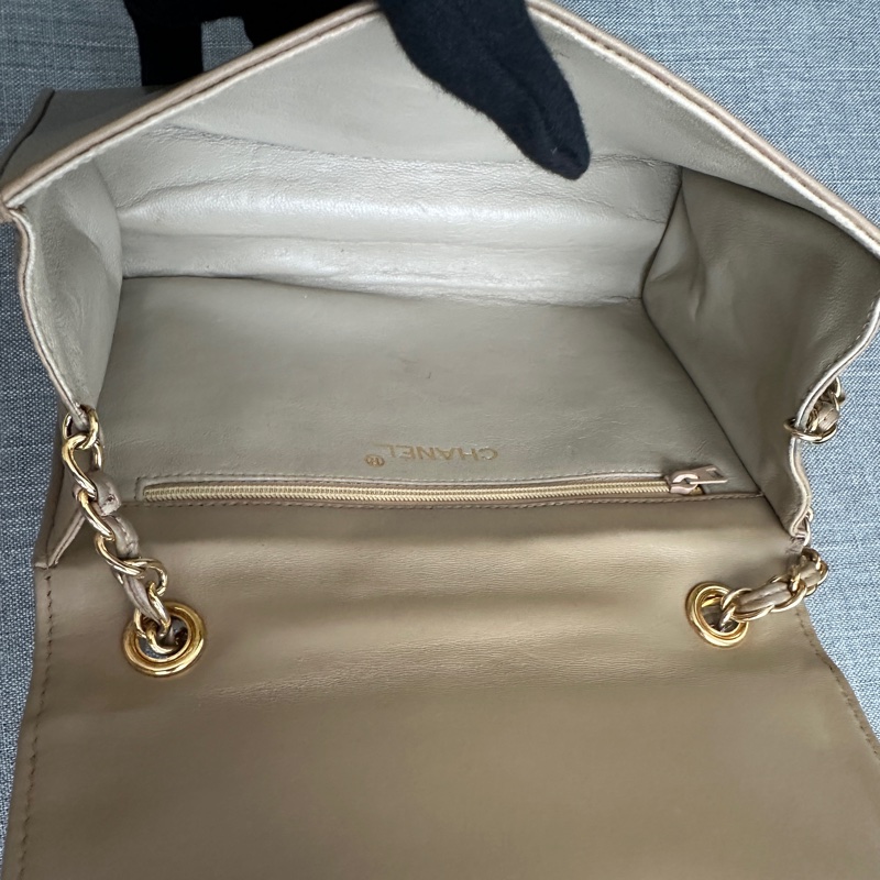 正品 CHANEL 奶茶 牛皮 香奈兒 老香 側背包 斜背包｜有雷標-6