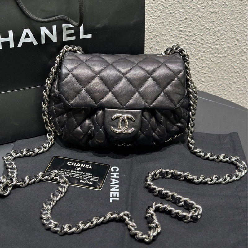 Chanel 黑銀鏈條滾邊小豬包 有卡15開 雙鏈條可以調節多種背法-0