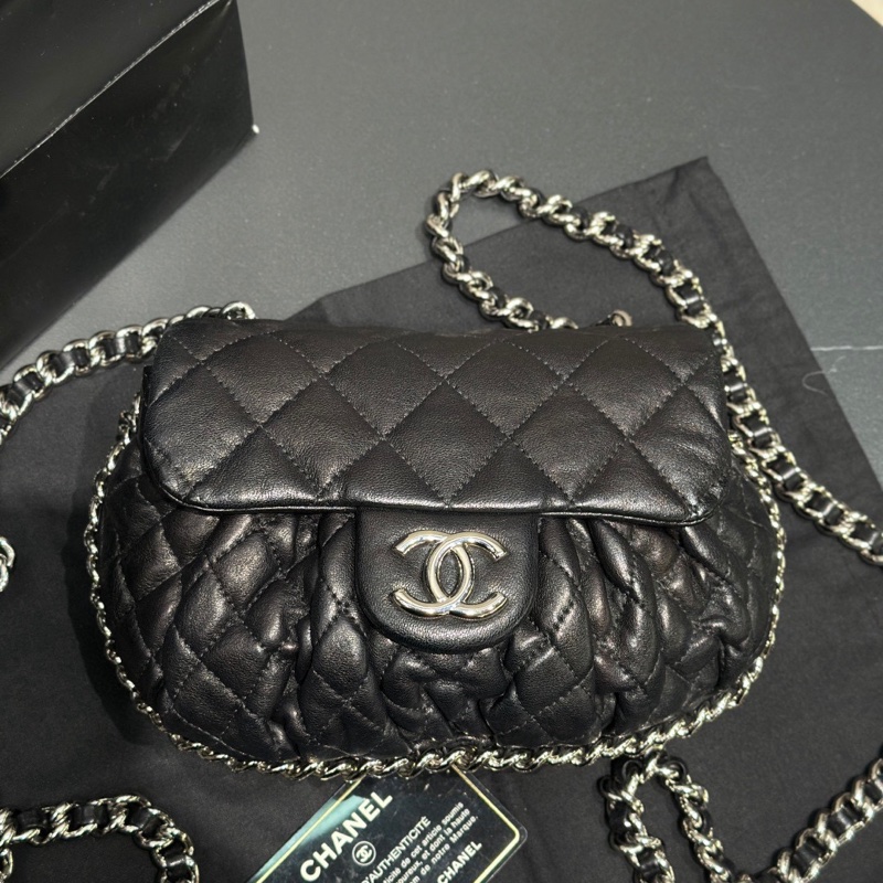 Chanel 黑銀鏈條滾邊小豬包 有卡15開 雙鏈條可以調節多種背法-1