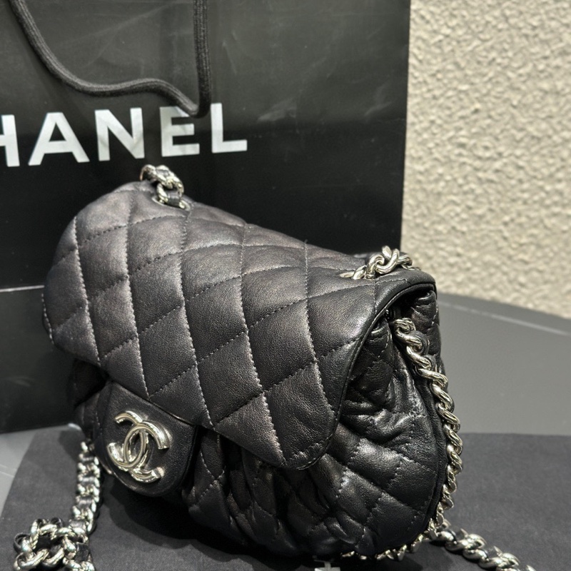 Chanel 黑銀鏈條滾邊小豬包 有卡15開 雙鏈條可以調節多種背法-4