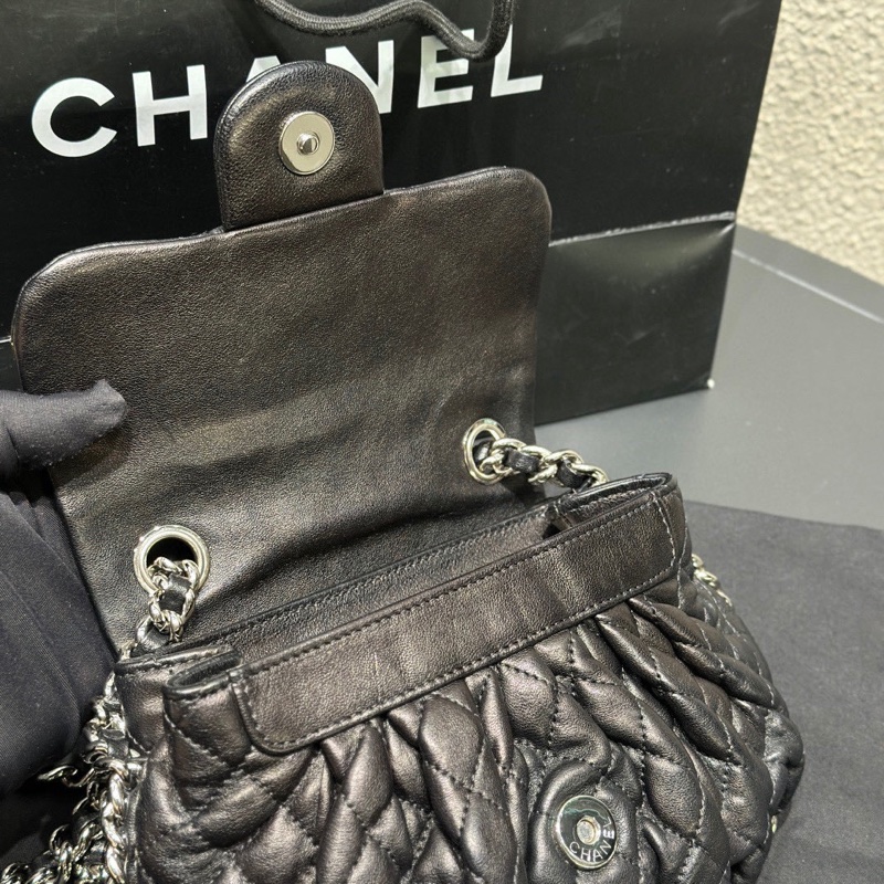 Chanel 黑銀鏈條滾邊小豬包 有卡15開 雙鏈條可以調節多種背法-7