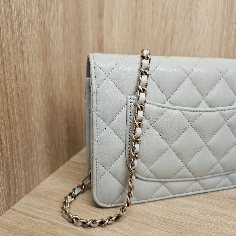 [出清回饋❣️] Chanel香奈兒 淺灰荔枝皮淡金釦斜背WOC-4