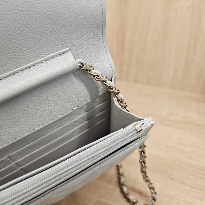 [出清回饋❣️] Chanel香奈兒 淺灰荔枝皮淡金釦斜背WOC-12