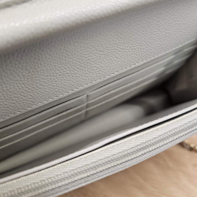 [出清回饋❣️] Chanel香奈兒 淺灰荔枝皮淡金釦斜背WOC-13