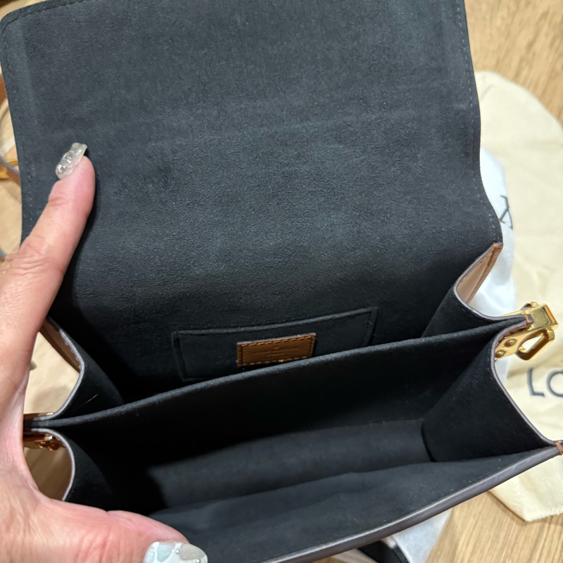 LV達芙妮LOUIS VUITTON/側背包//M44580-9