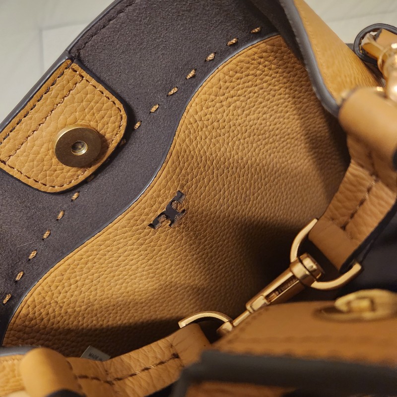 Tory Burch 棕色皮質肩背包-19