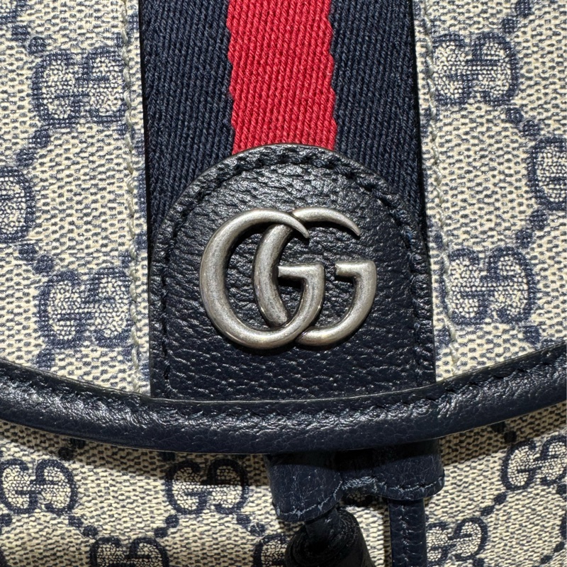 GUCCI 深藍色經典老花後背包-10