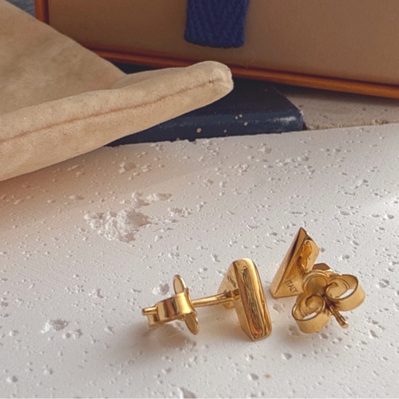 LV 金色經典v耳環-3