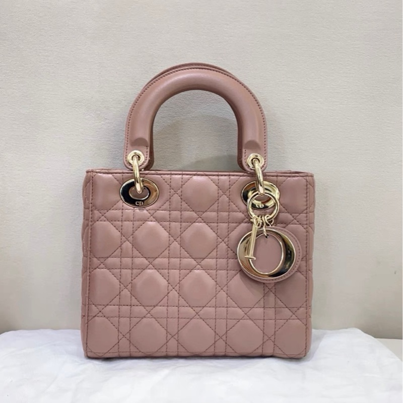 Dior迪奧 粉色 四格小羊皮徽章寬肩帶戴妃 18年編碼-1