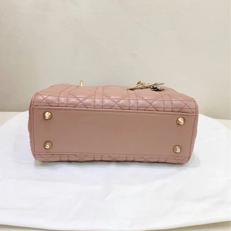 Dior迪奧 粉色 四格小羊皮徽章寬肩帶戴妃 18年編碼-5