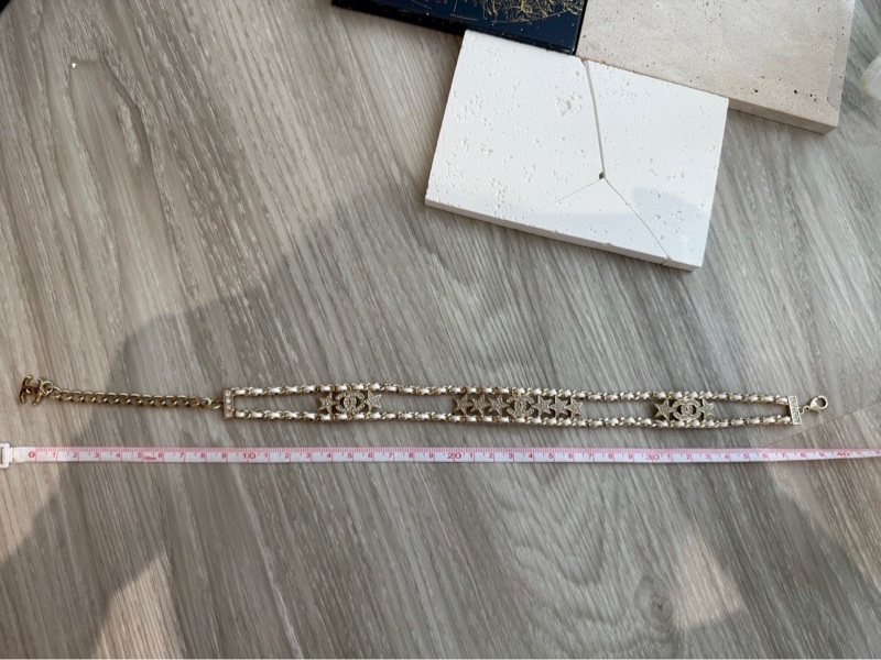 CHANEL 滿鑽星星白色皮穿鏈頸鏈chock-11