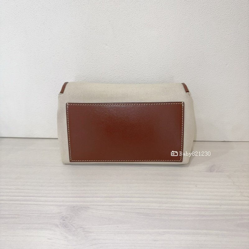 BURBERRY帆布拚咖色皮革Horseferry側背包-5