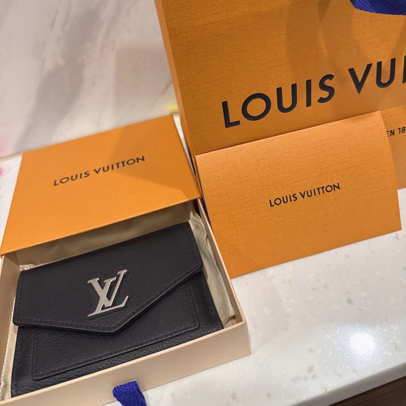 Louis Vuitton 黑色 牛皮 短夾-0