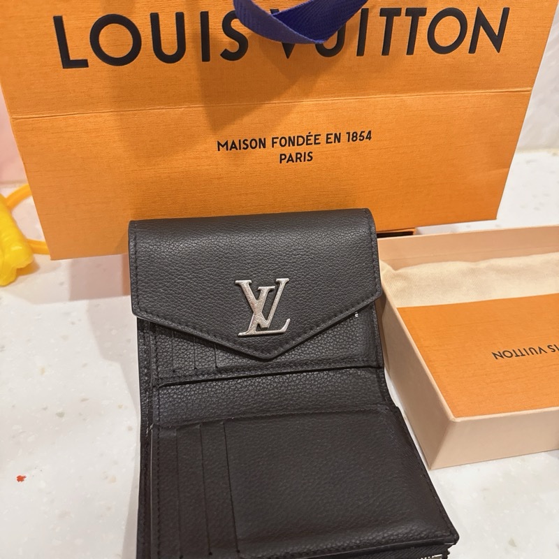 Louis Vuitton 黑色 牛皮 短夾-1