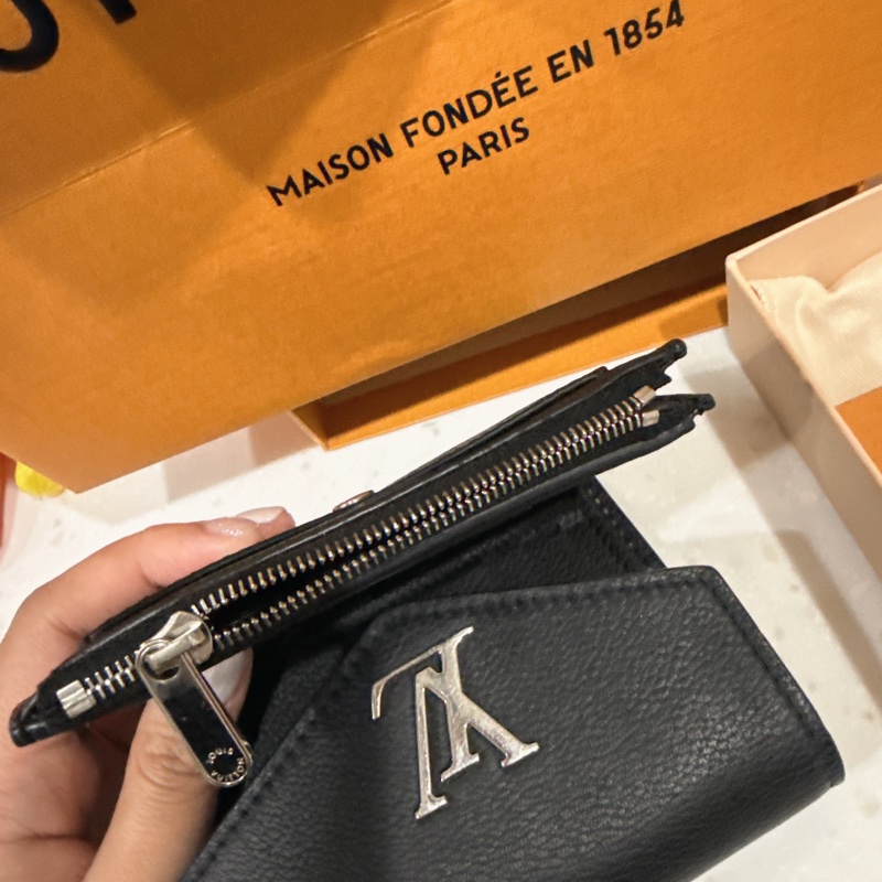 Louis Vuitton 黑色 牛皮 短夾-5