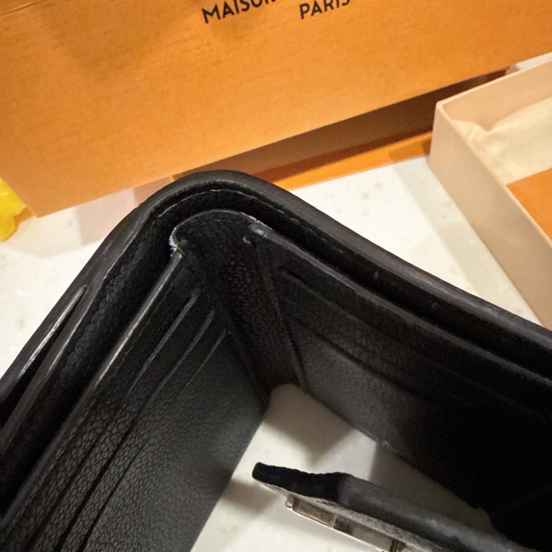 Louis Vuitton 黑色 牛皮 短夾-14