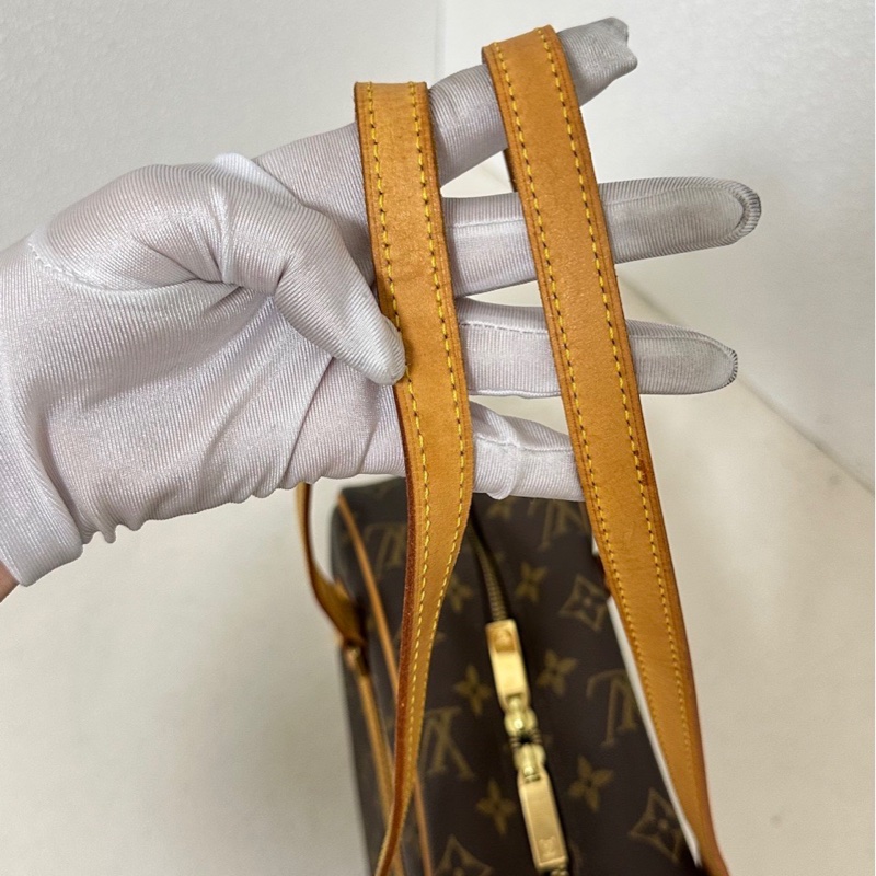 9.5新 只背過兩次Lv開口笑 中號尺寸25*16-8