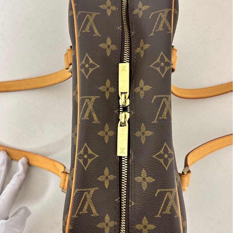 9.5新 只背過兩次Lv開口笑 中號尺寸25*16-13